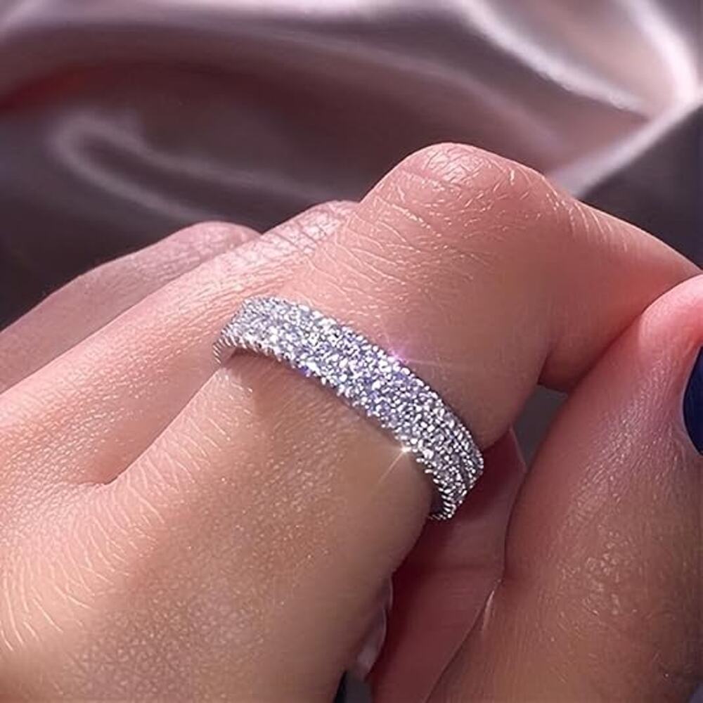 NEW Elegant Sparkling Zirconia Half Eternal Ring Size 8 - Picture 2 of 4